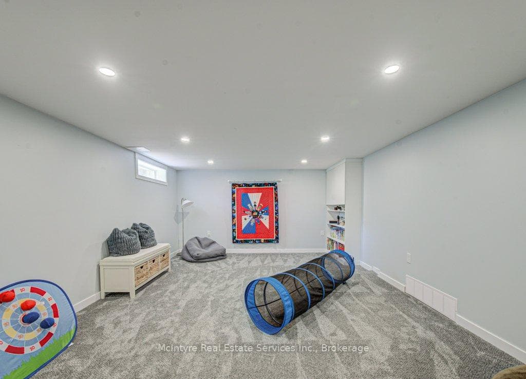 549 Dunbar Road photo 31