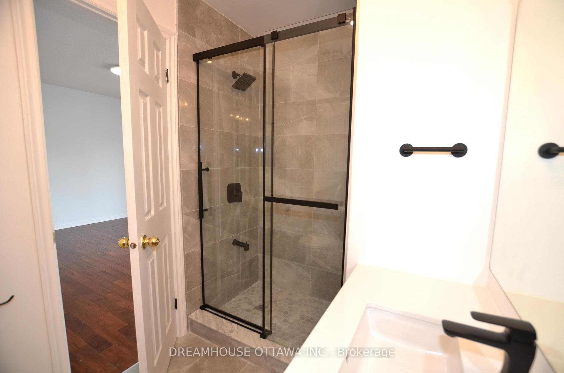 16 Forsyth Lane photo 21