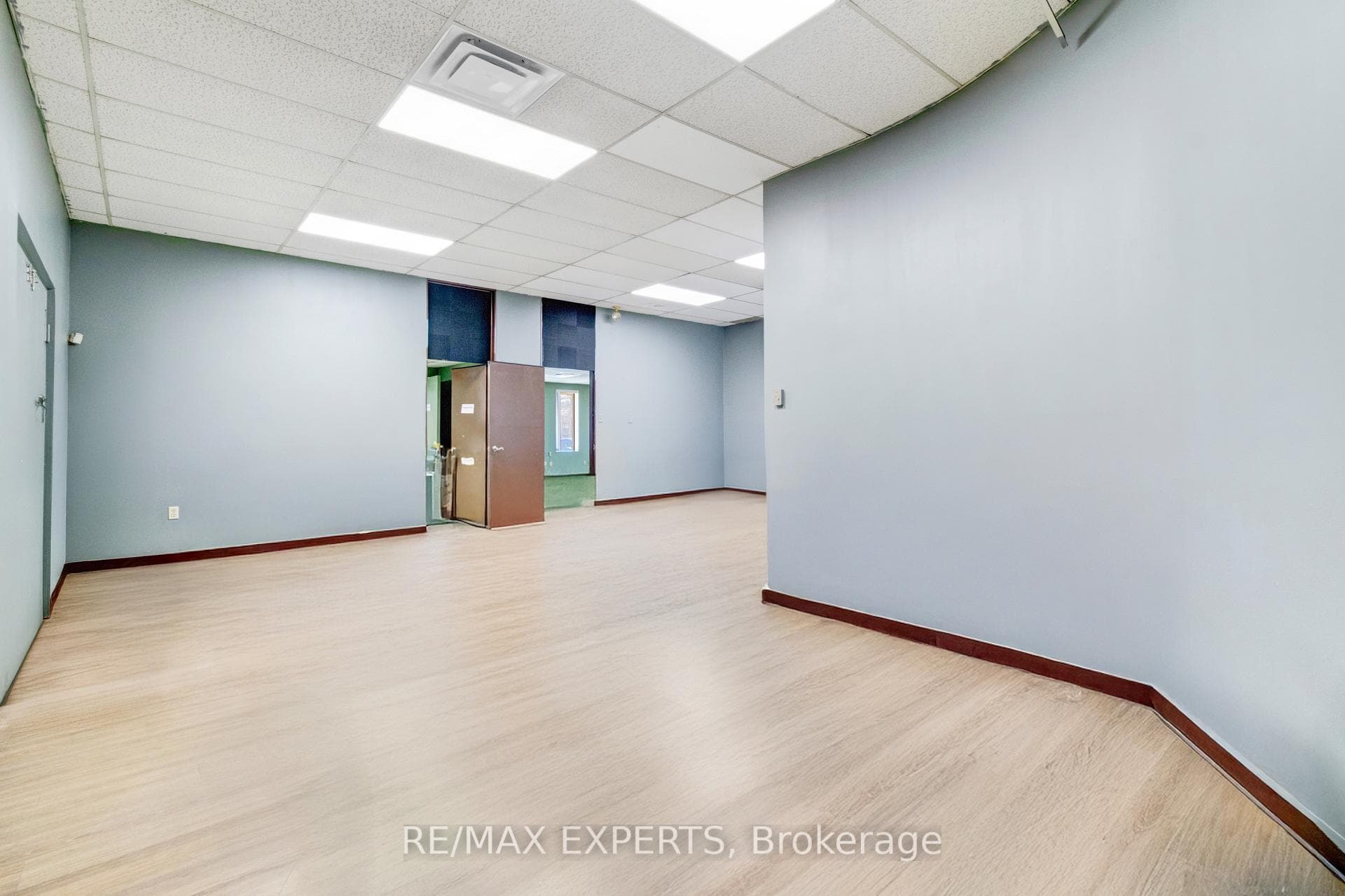 135 Watline Avenue photo 35