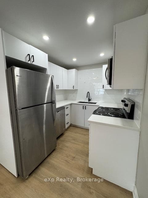 215 McNab Street Unit 9 photo 6