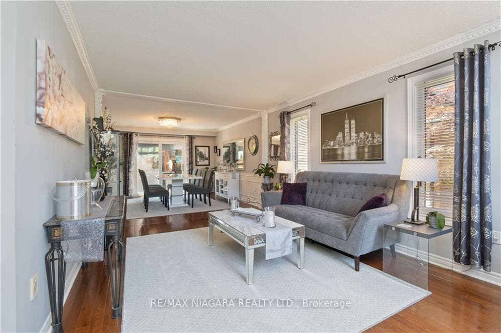 10 Meadowbrook Lane photo 15