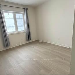 58 Sanderson Drive photo 28
