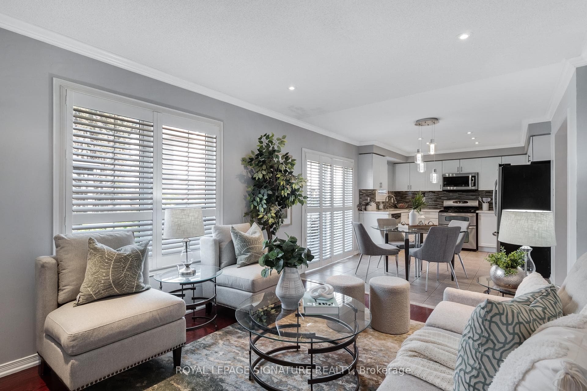 77 Ryder Crescent photo 8