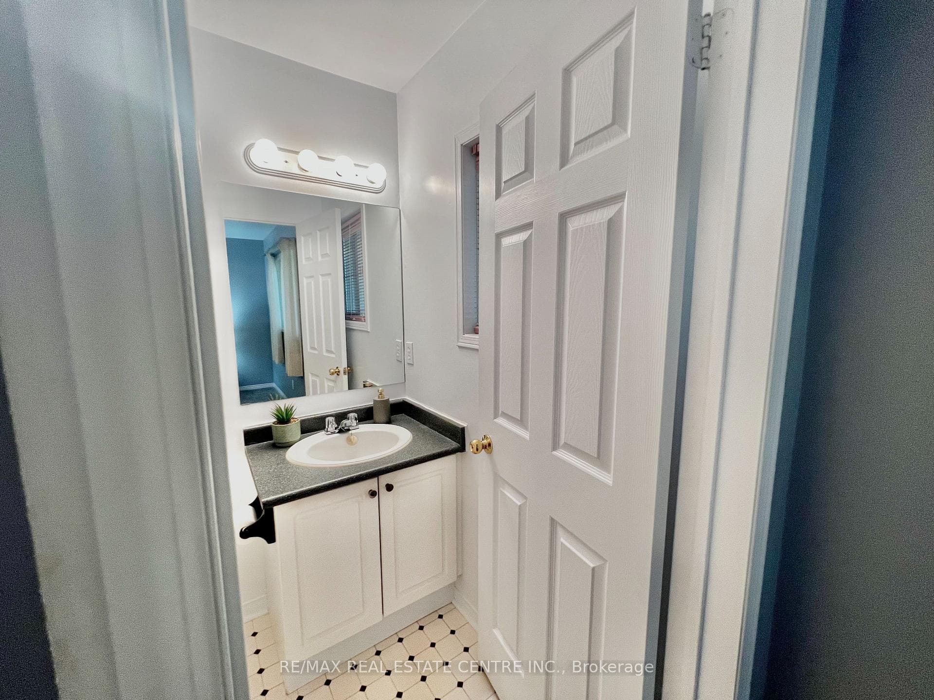 568 Park Avenue photo 18