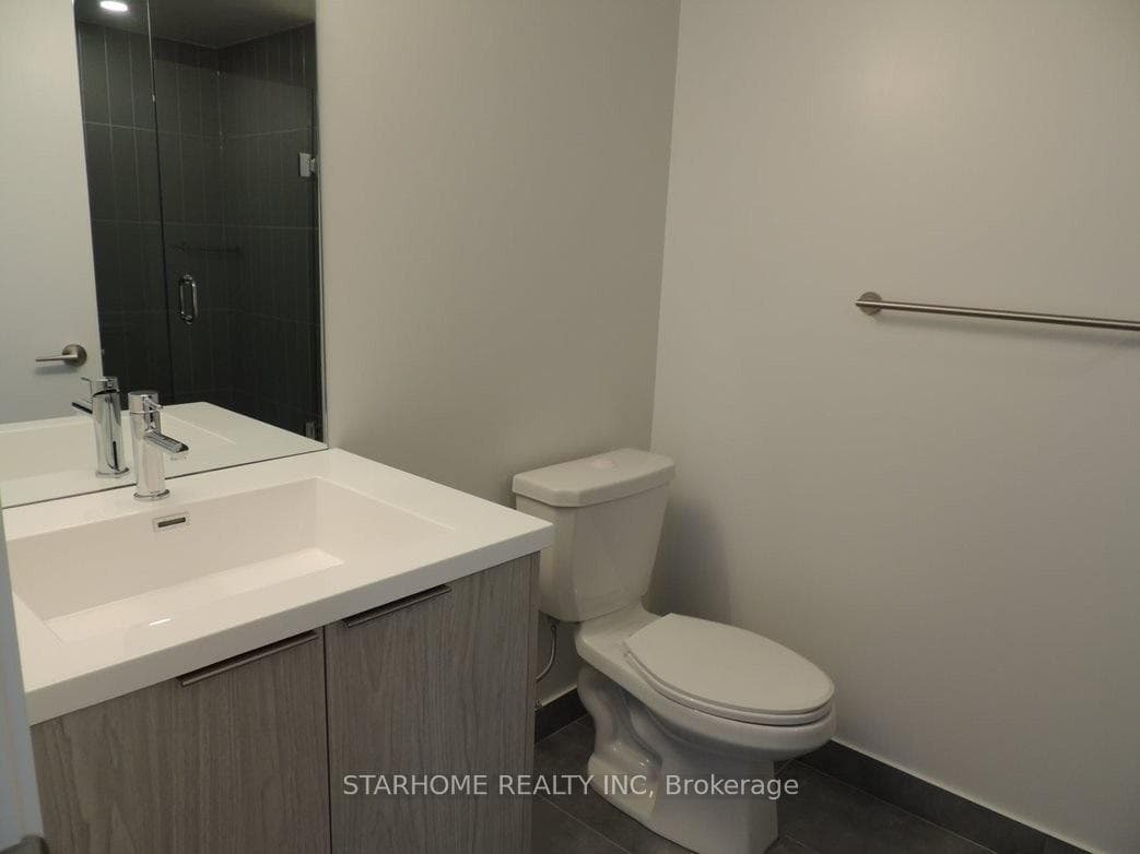 60 Shuter Street Unit 1610 photo 6