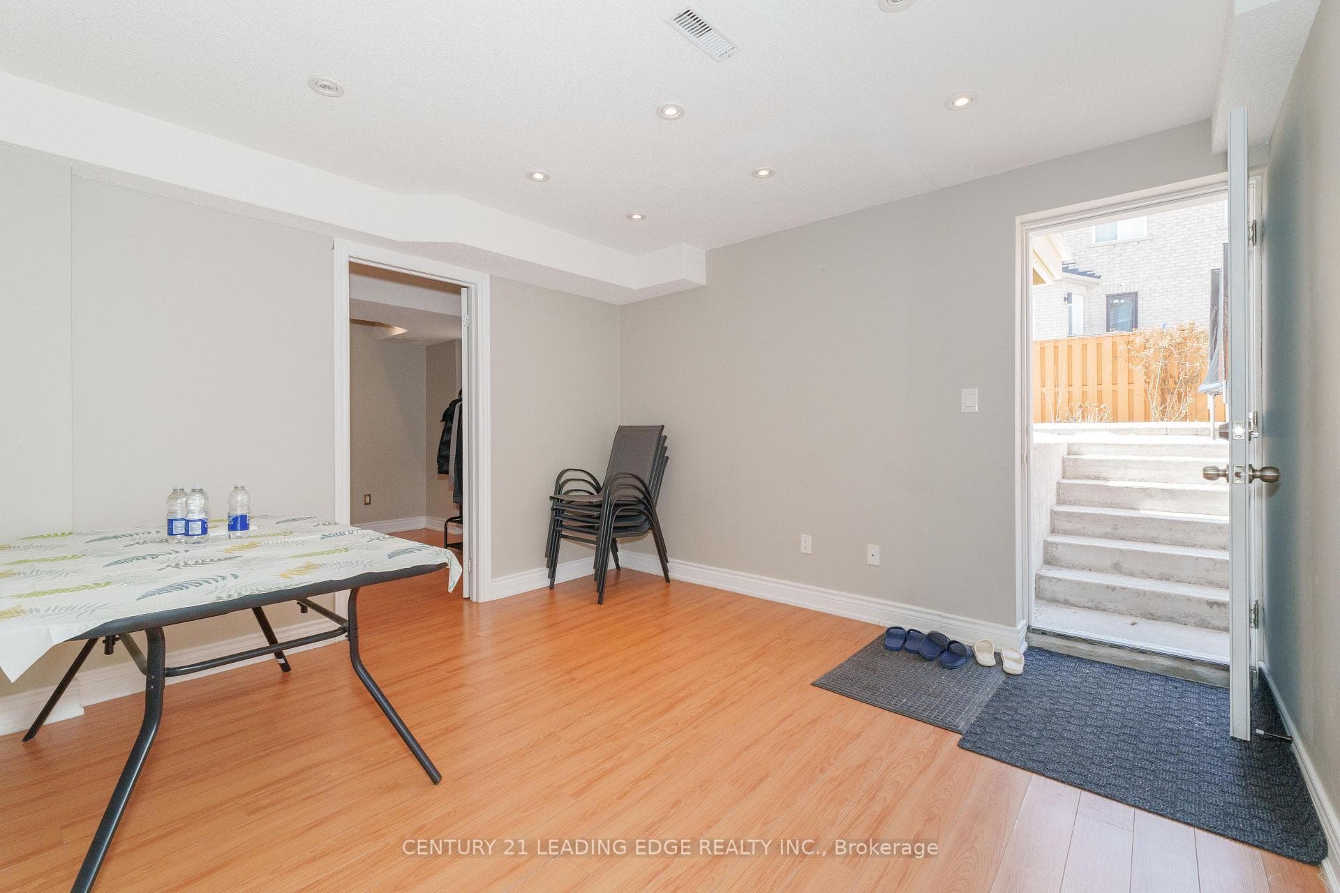 628 Staines Road photo 19