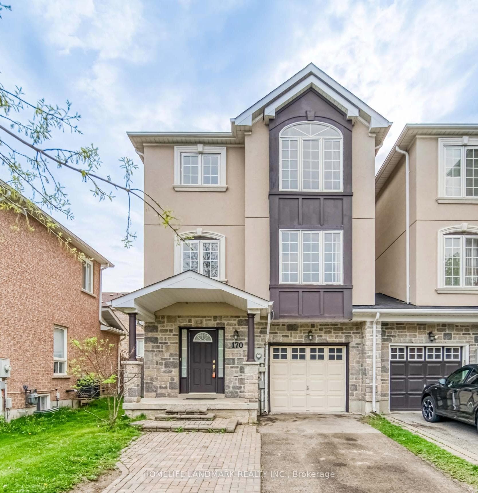 170 Gail Parks Crescent photo 1