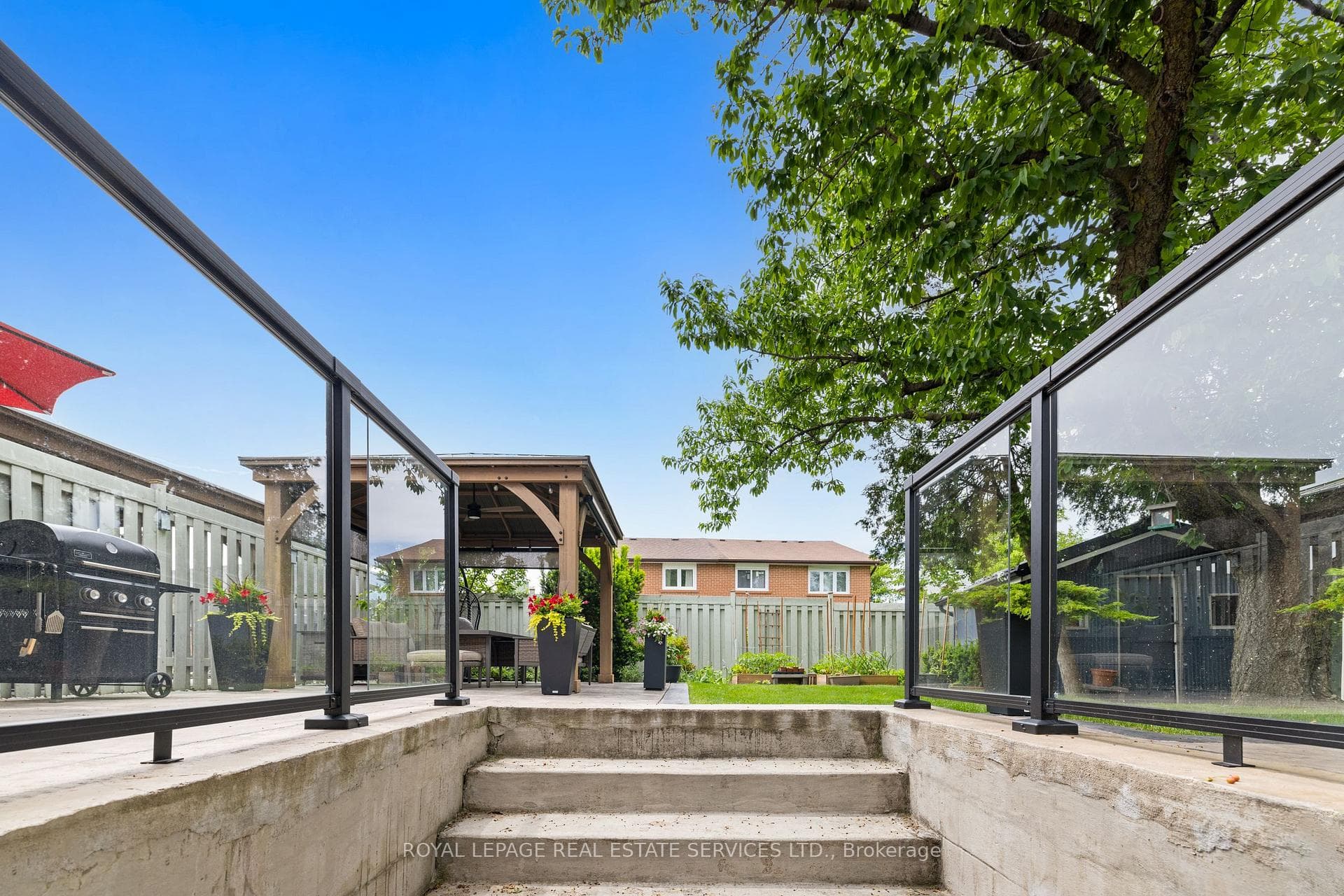 4052 Dunmow Crescent photo 33