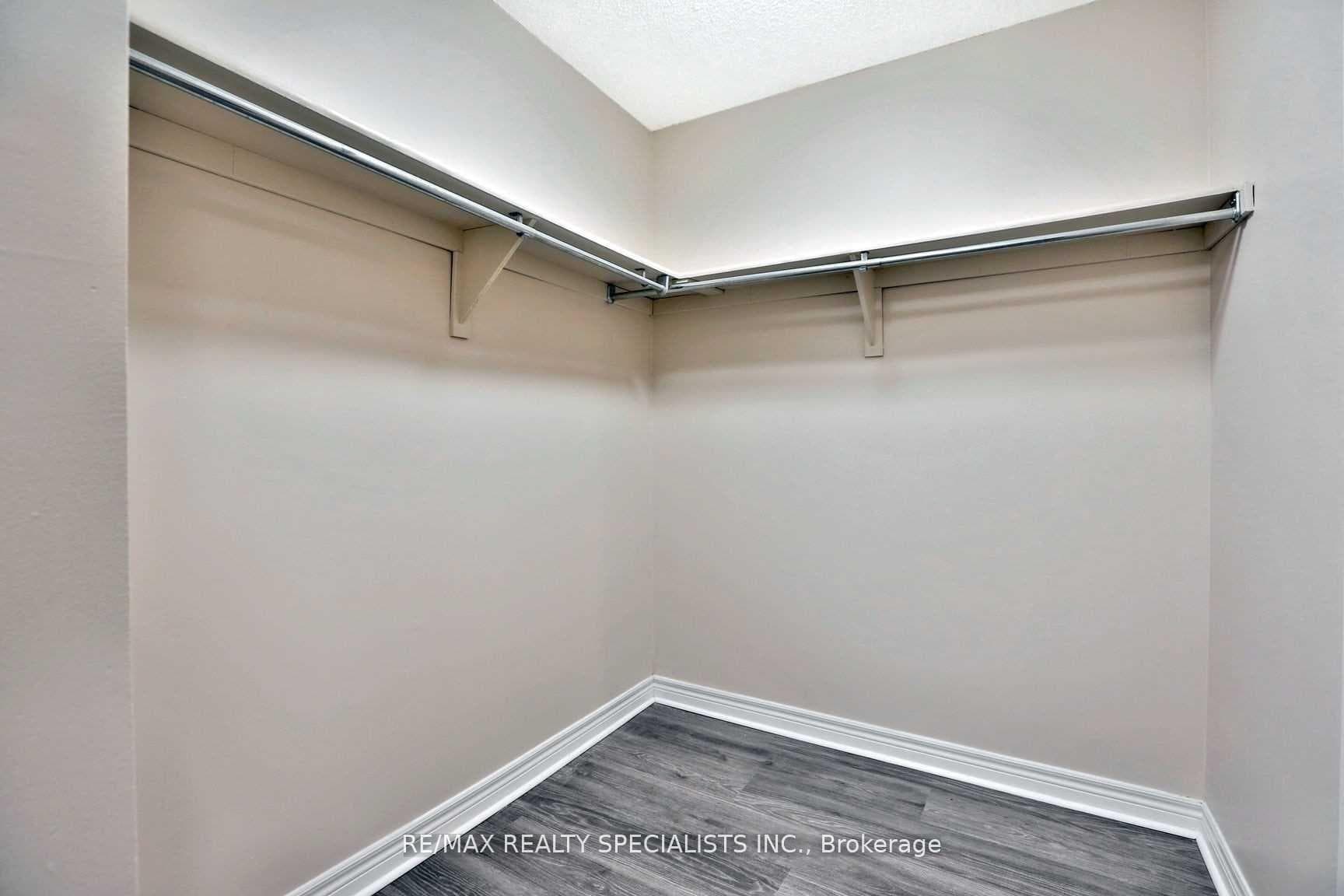 2470 Eglinton Avenue Unit 507 photo 13