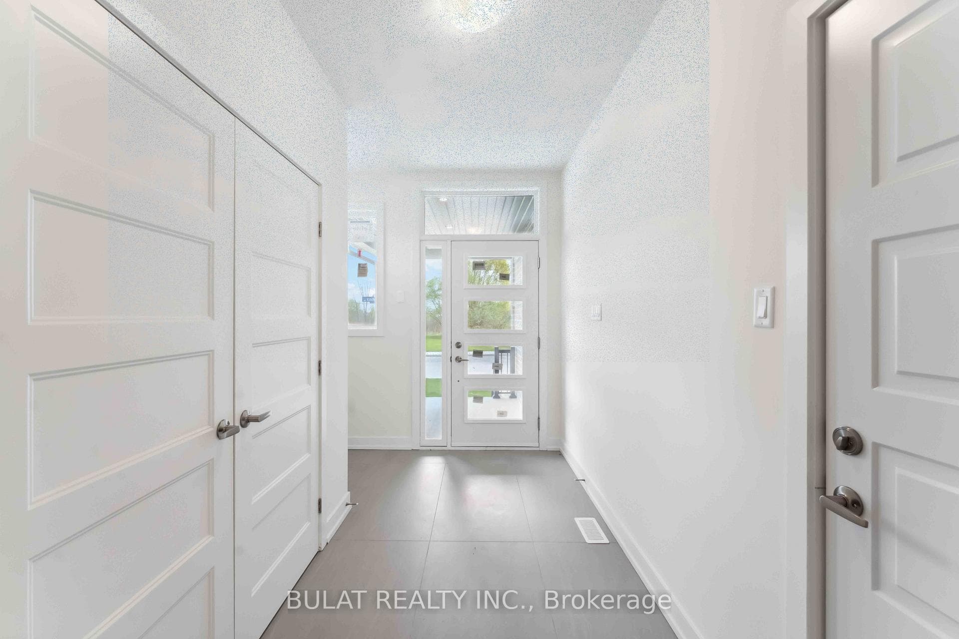 Foyer/Entrance