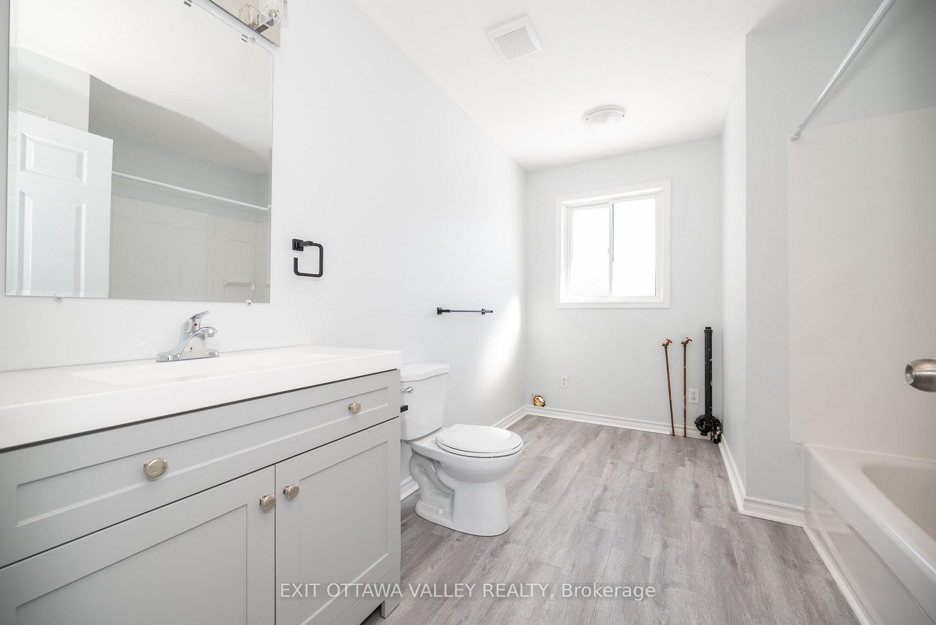 601 River Road photo 3