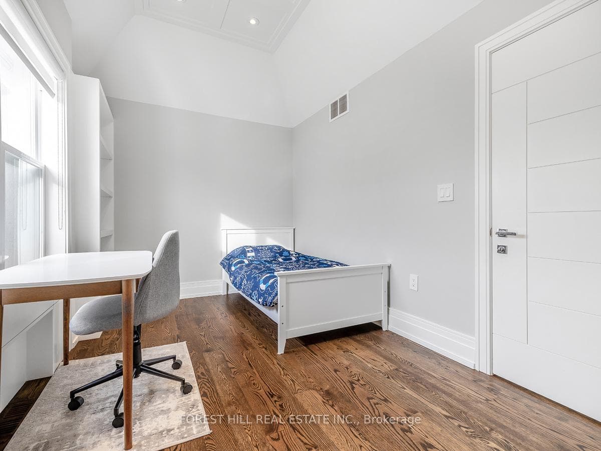 136 Church Avenue photo 32
