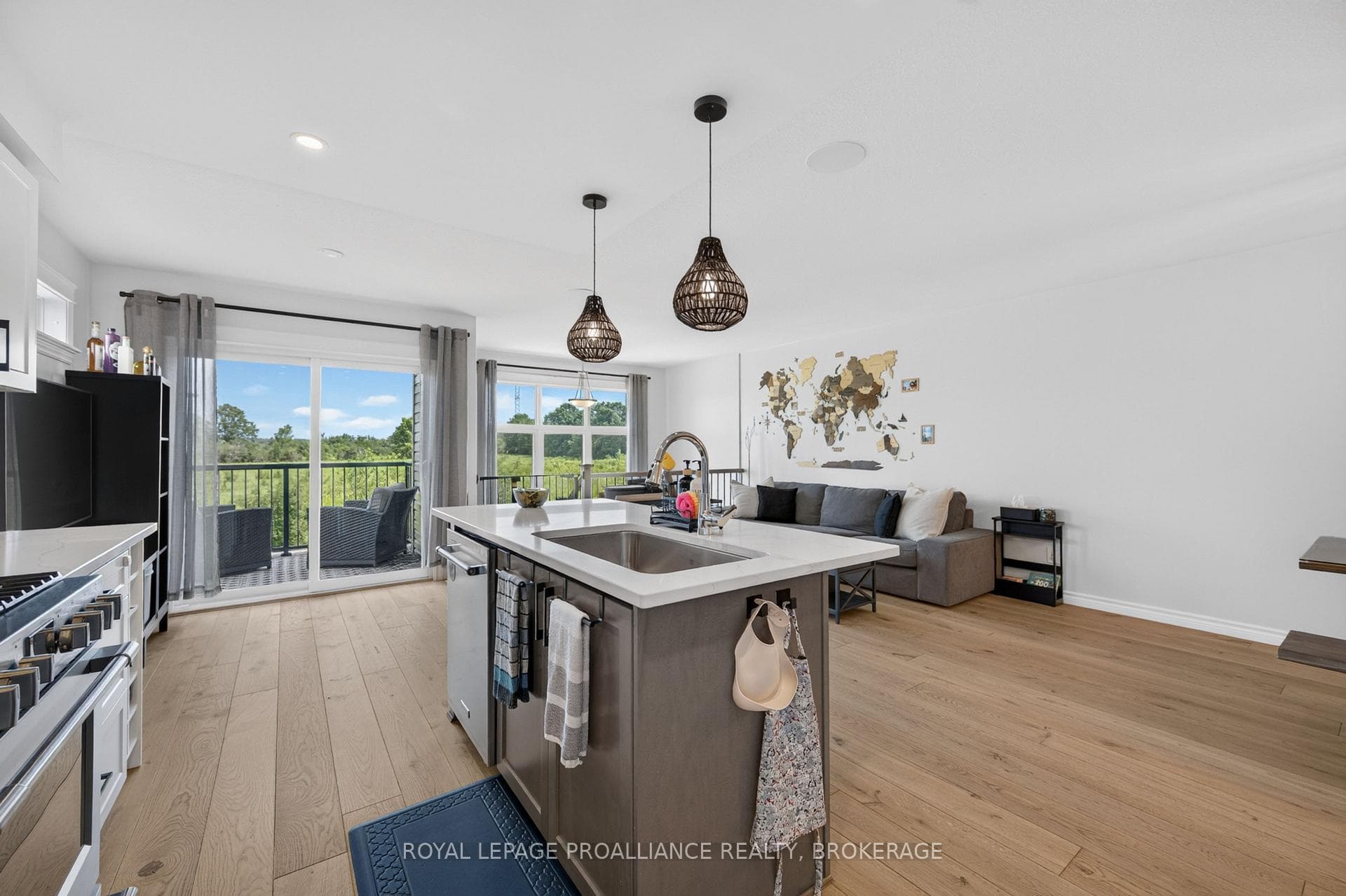 378 Buckthorn Drive photo 15