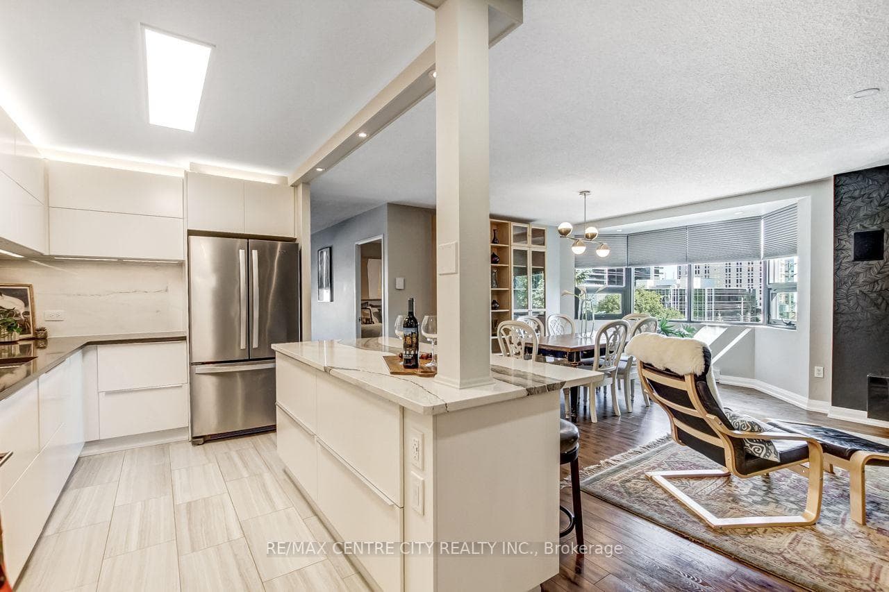 549 Ridout Street Unit 302 photo 7