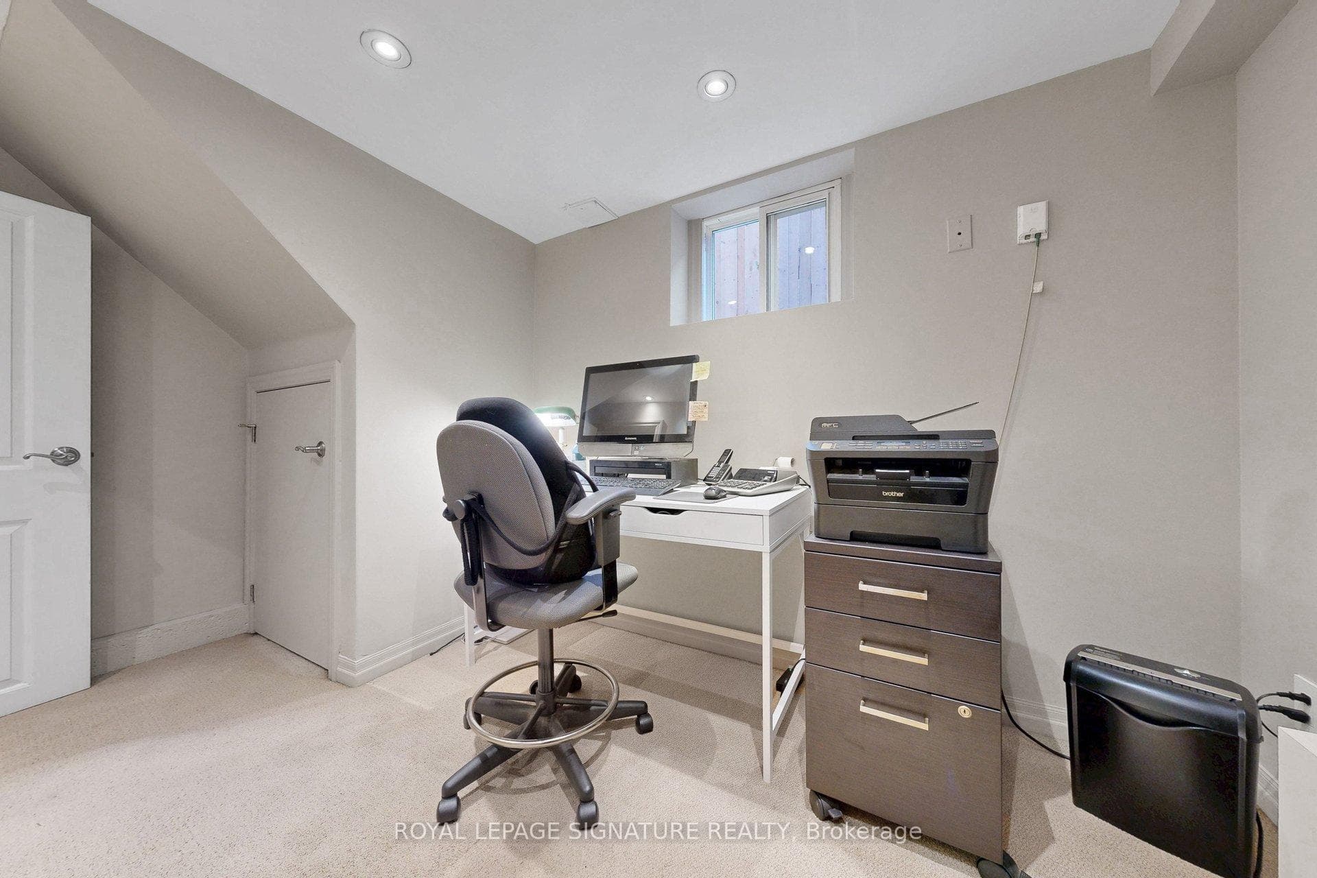 16 Renault Crescent photo 37