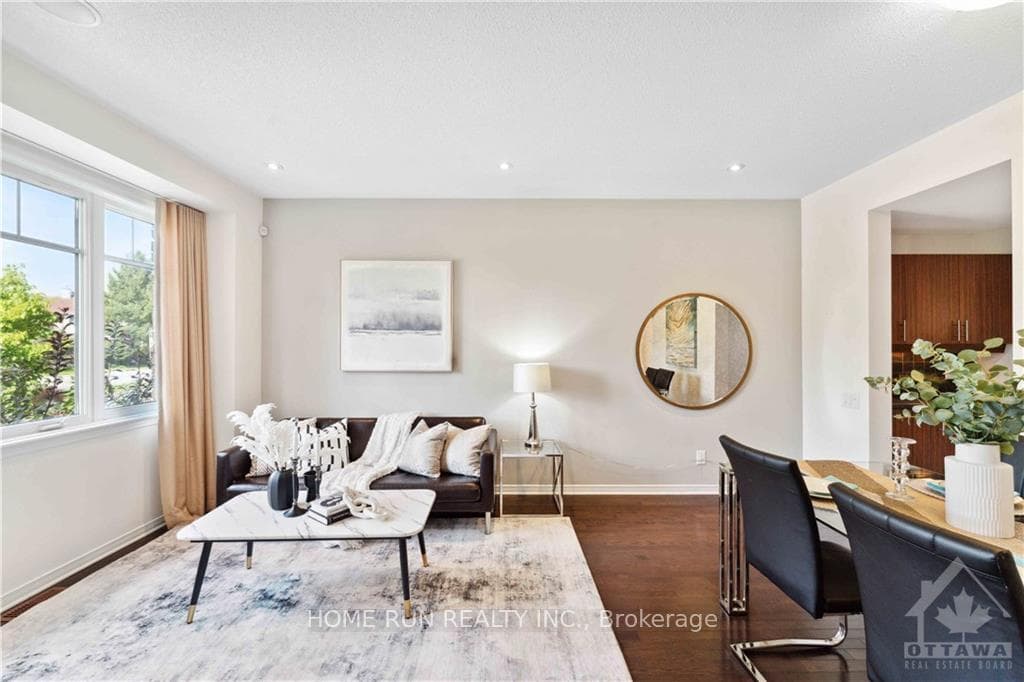 278 LONGFIELDS Drive photo 3