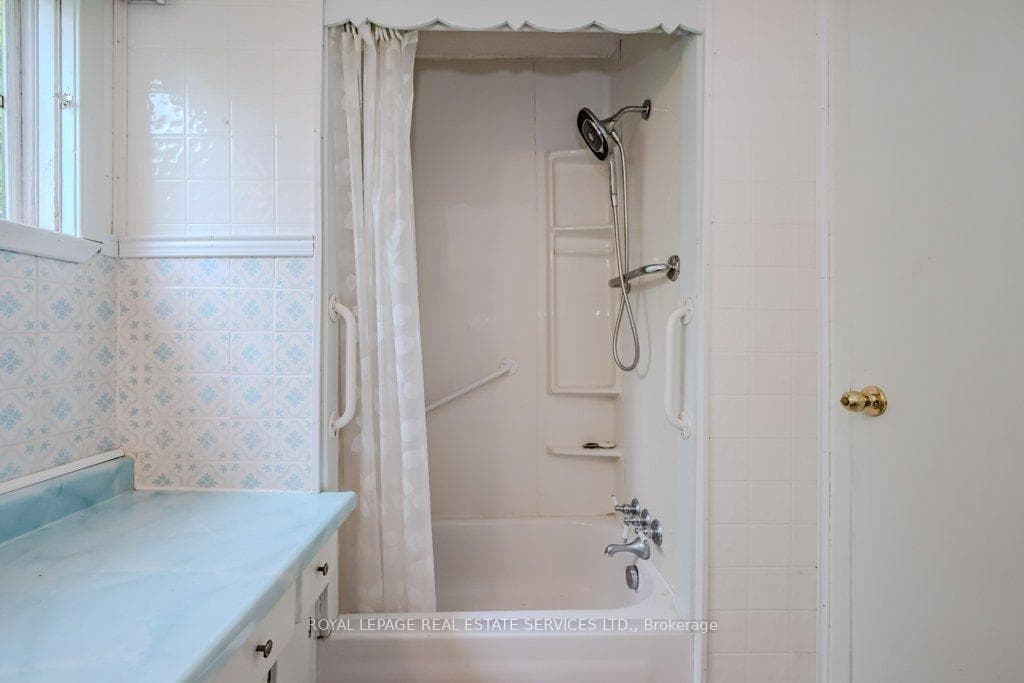 Four-Piece Bathroom