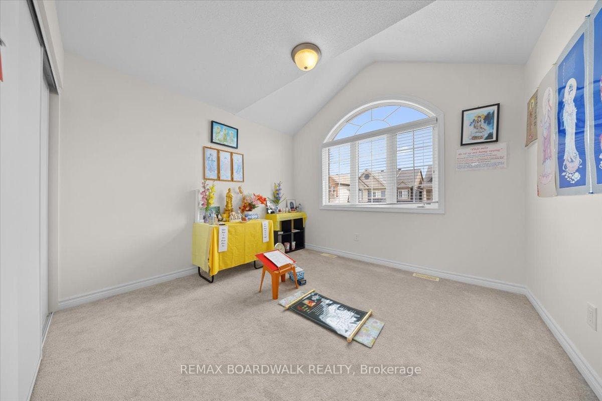 336 Gallantry Way photo 26