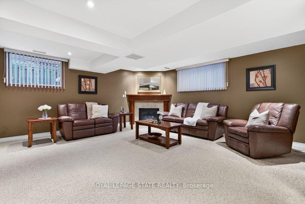 128 Nugent Drive photo 6