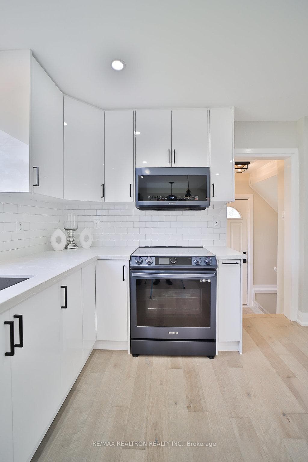 40 Willow Park Drive photo 18