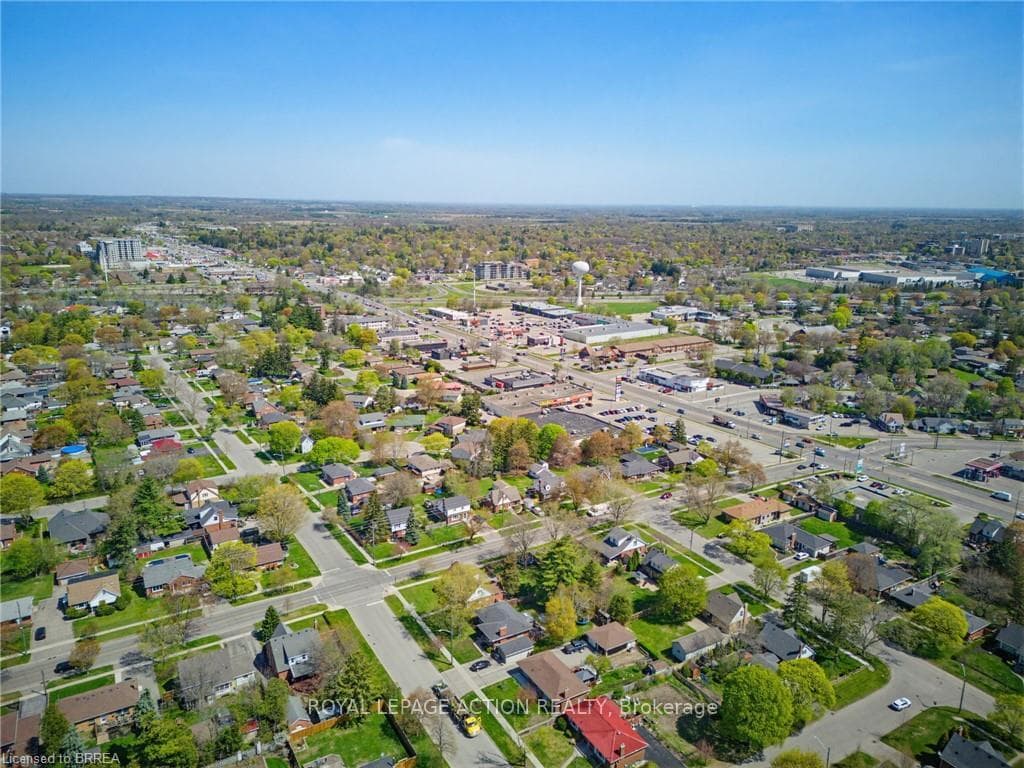 90 Henderson Avenue photo 44