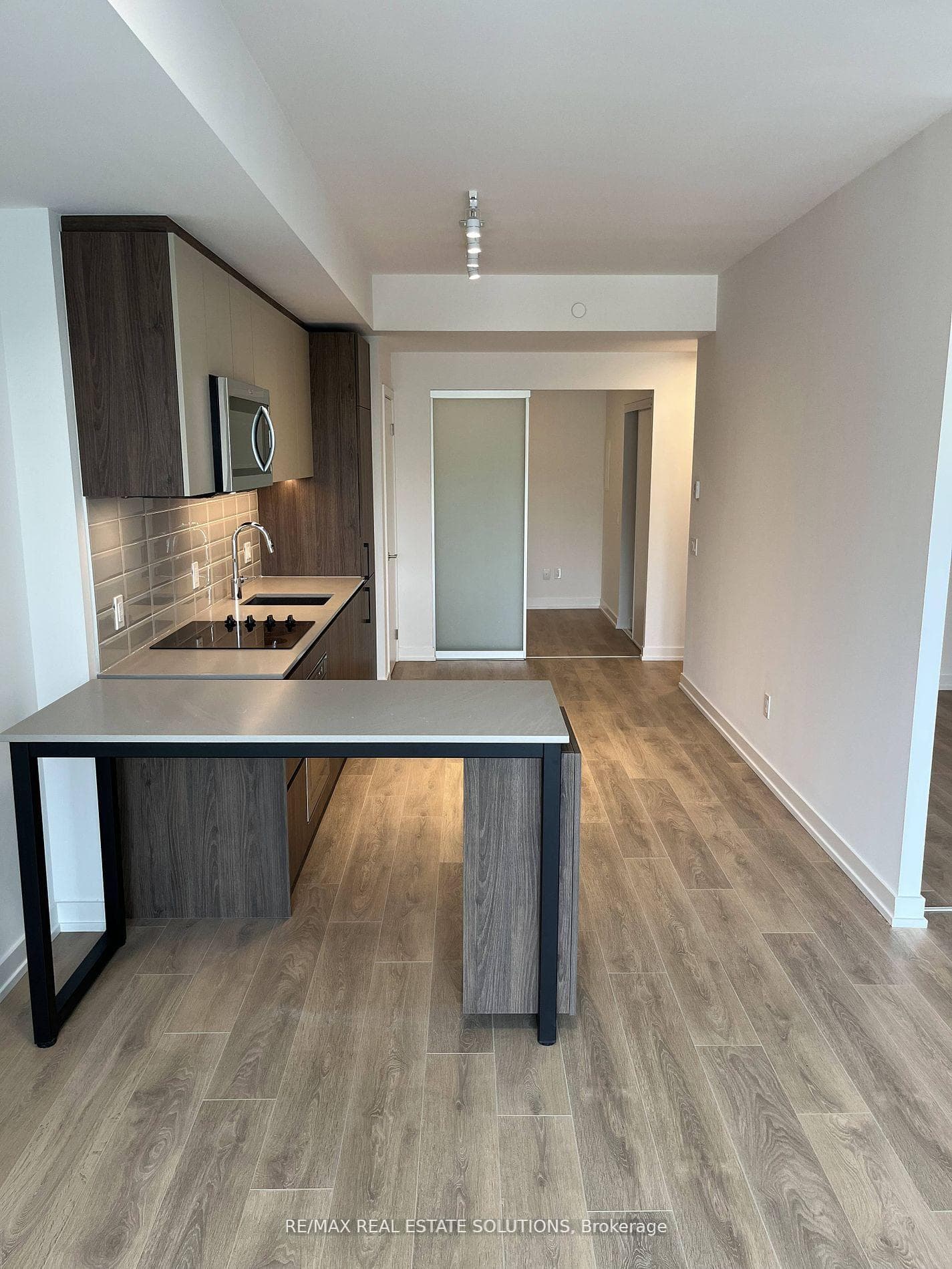 150 Logan Avenue Unit 423 photo 10