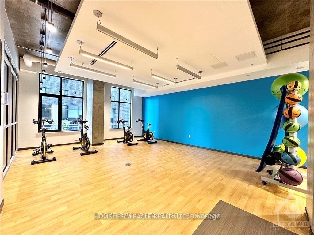 105 Champagne Avenue Unit 1610 photo 6