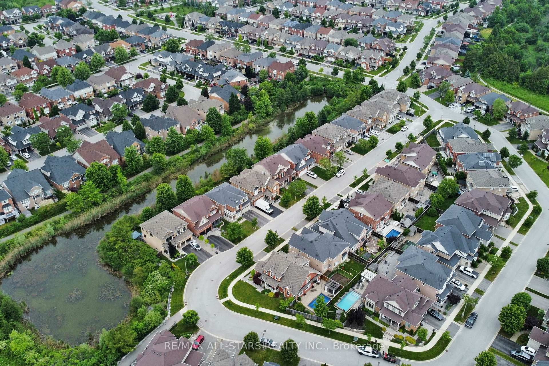 29 Yorkleigh Circle photo 40