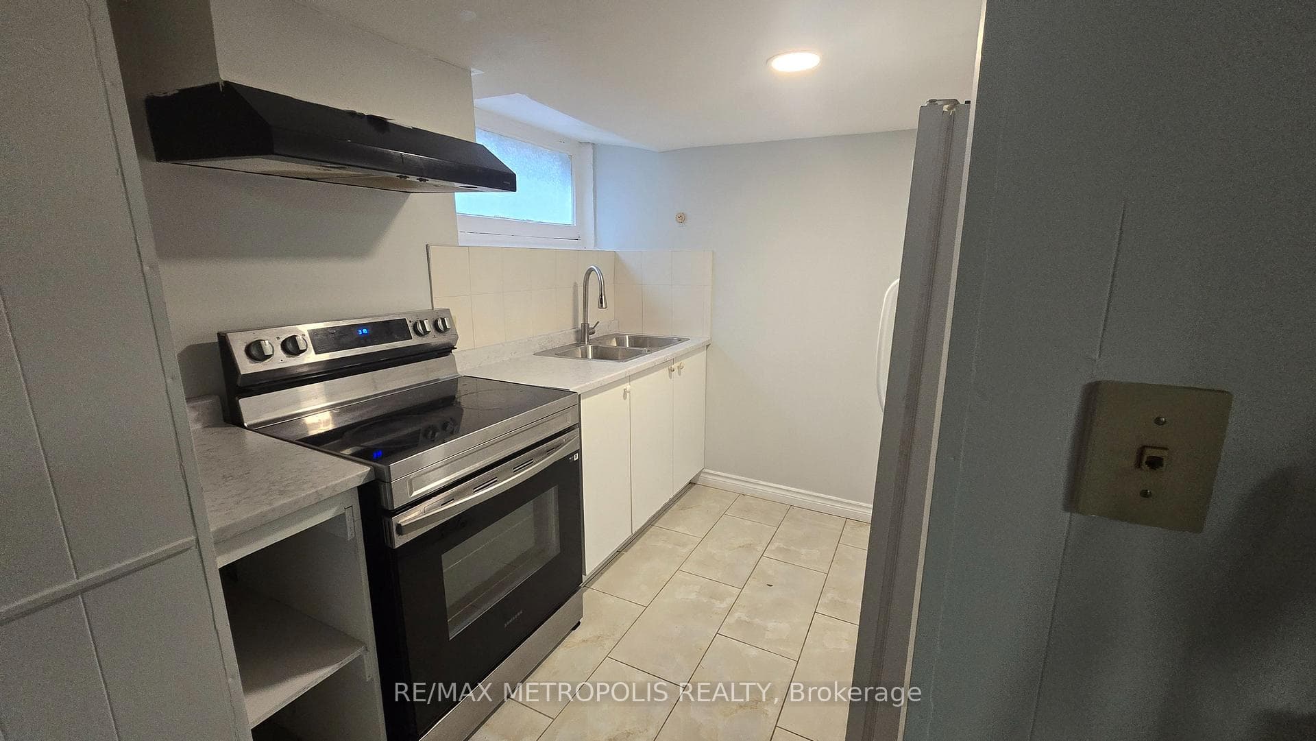38 Copping Road Unit Bsmt photo 3