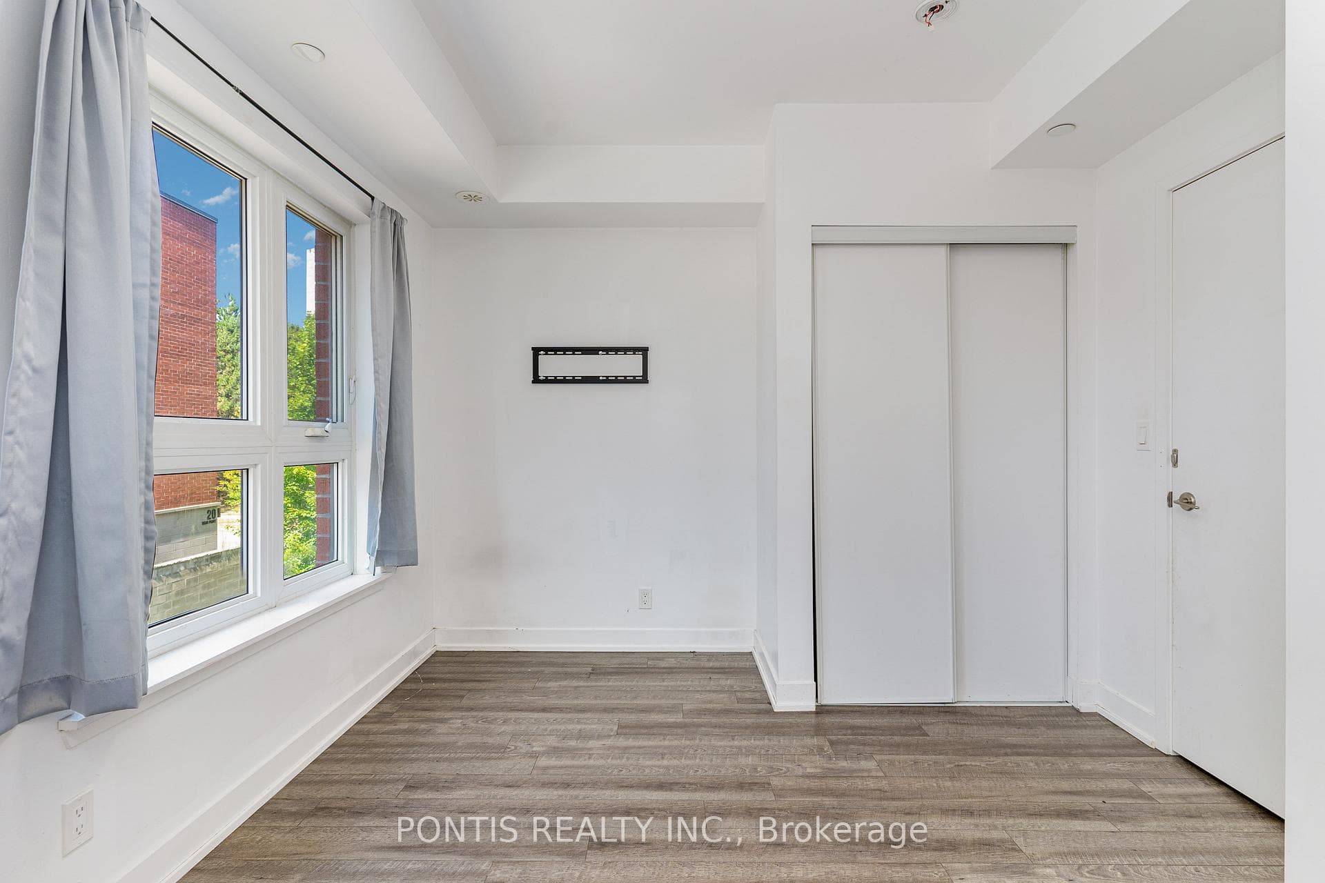 2100 Bridletowne Circle Unit 330 photo 18