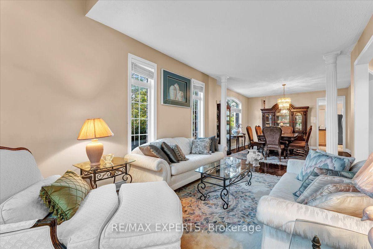 110 Velmar Drive photo 7