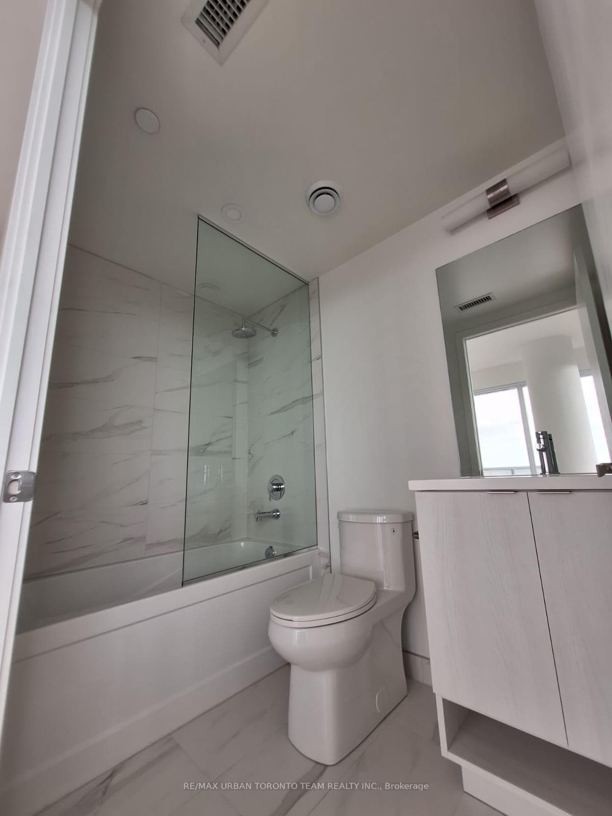 138 Downes Street Unit 7203 photo 16