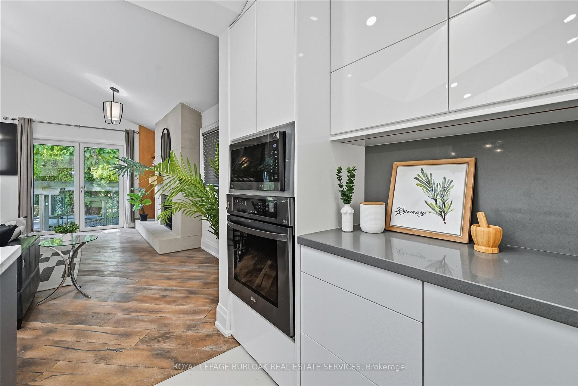 568 Dynes Road photo 7