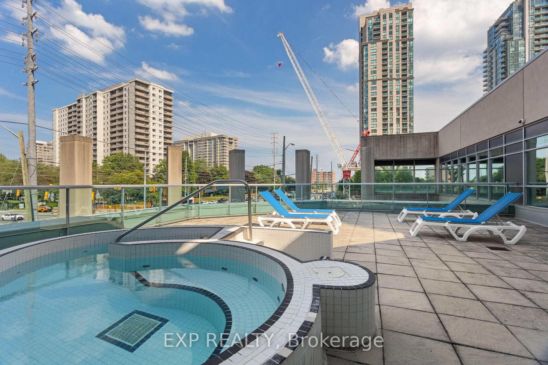 1 Elm Drive Unit 1609 photo 18