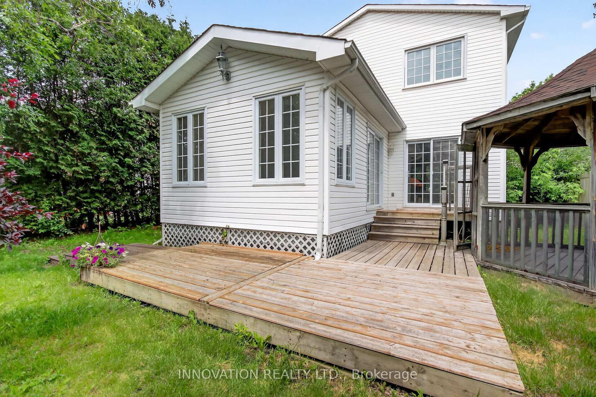 85 Hewitt Way photo 39