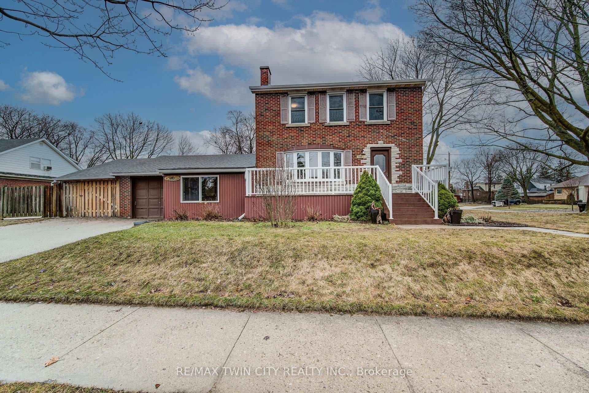 483 Ephraim Street photo 2