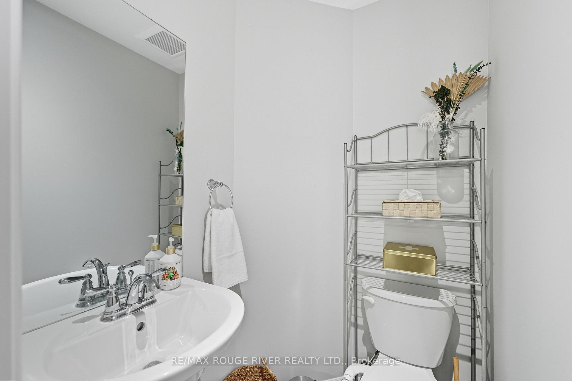 300 Croft Street Unit 103 photo 19