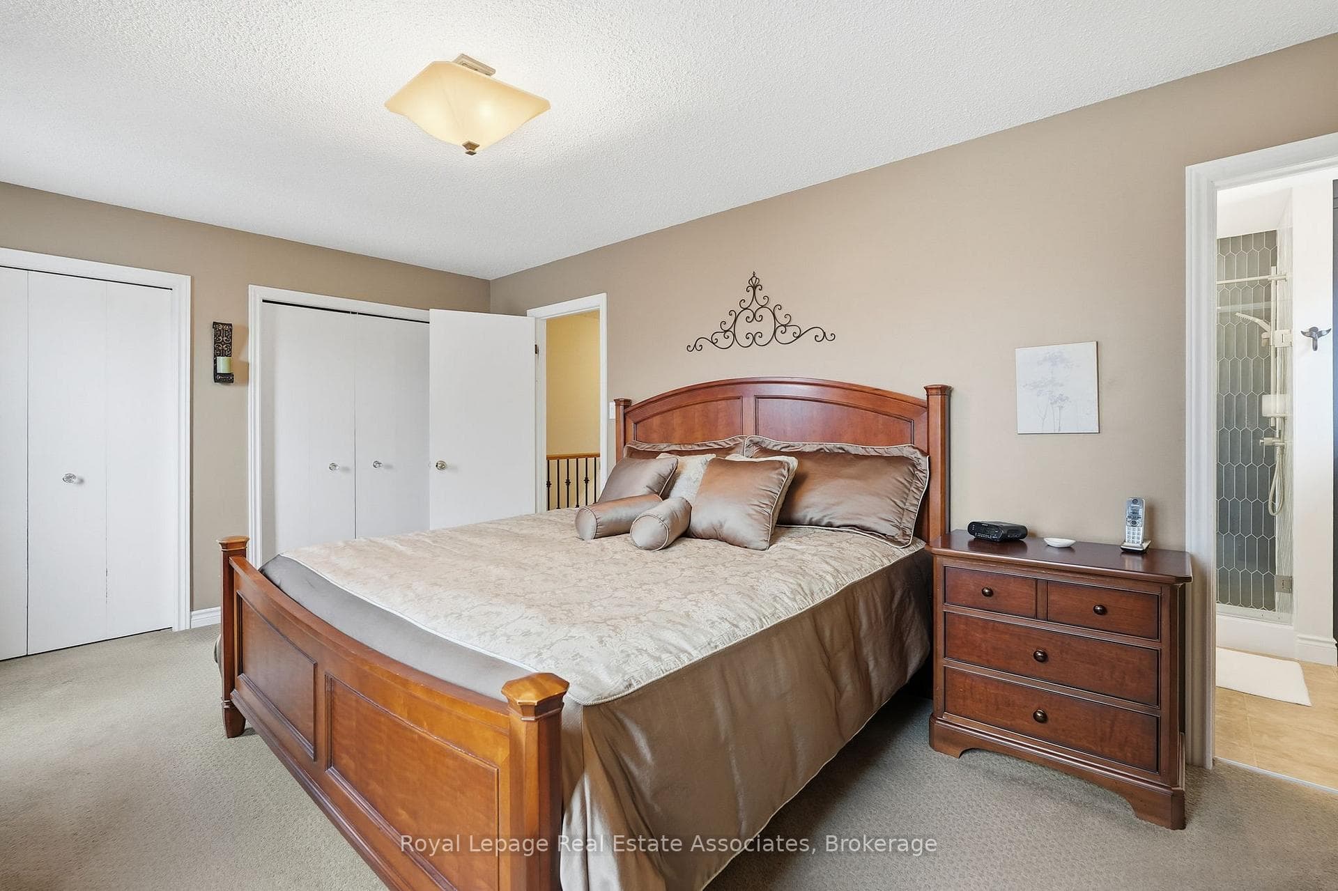 9 Waldorf Court photo 25
