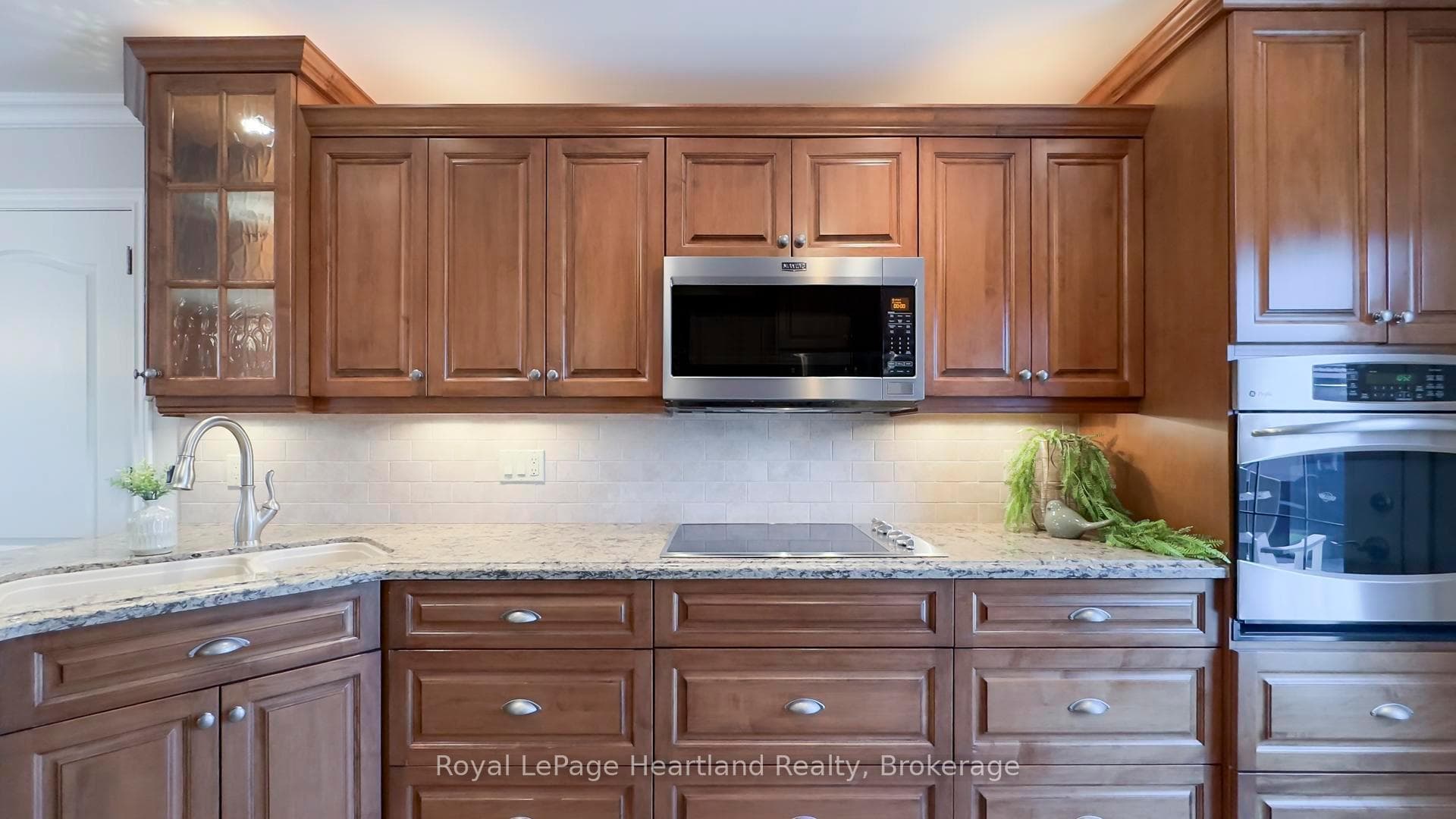 333 Ontario Street photo 9
