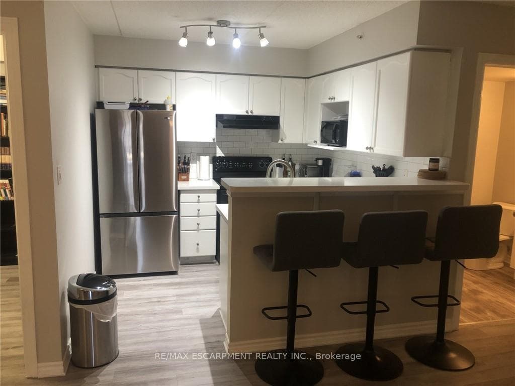 2085 Appleby Line Unit 108 photo 4