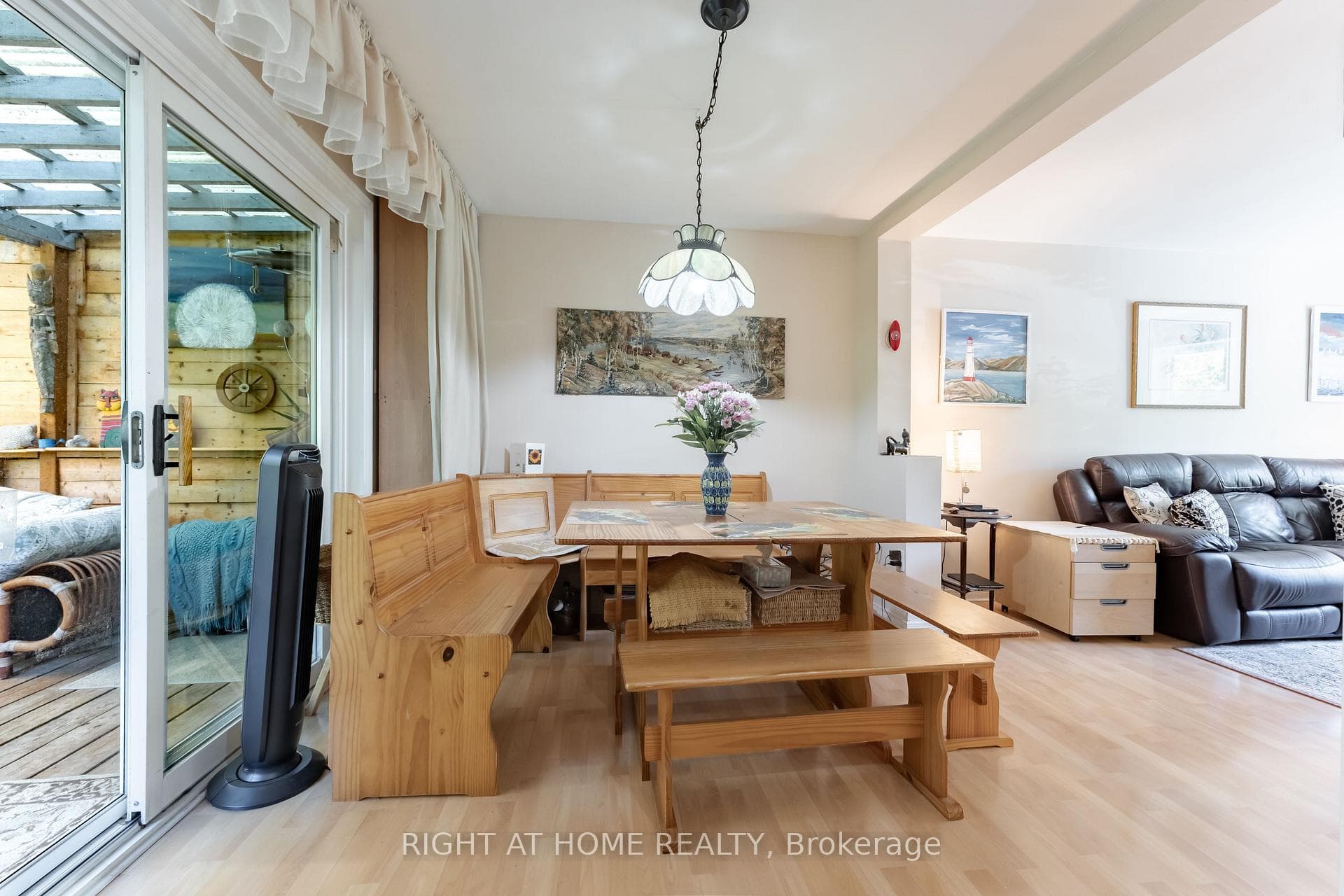 30 Allister Avenue photo 9