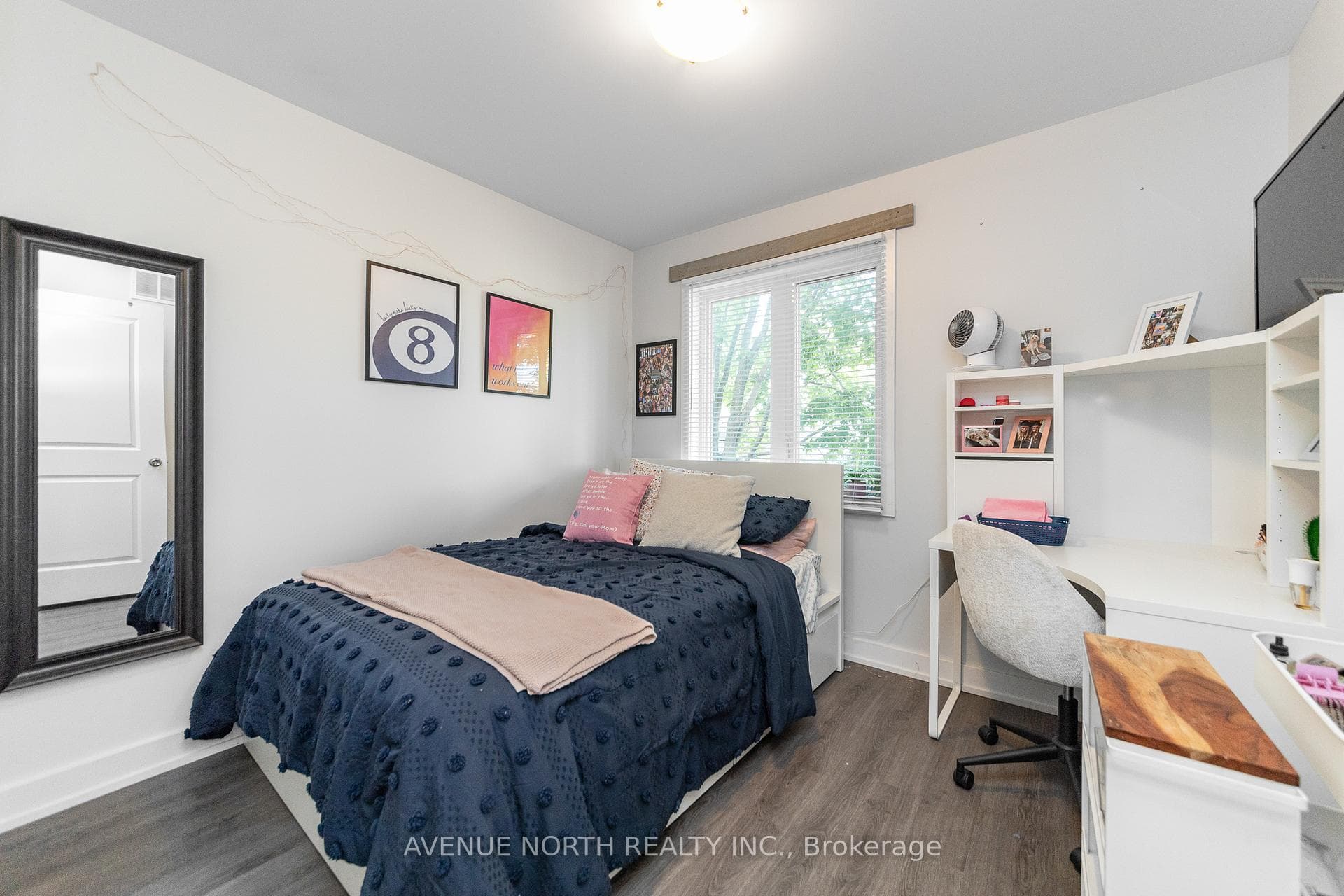 206 Blackburn Avenue photo 22