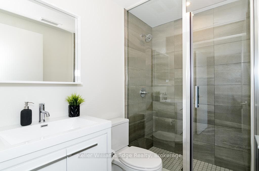 212 King William Street Unit 405 photo 18