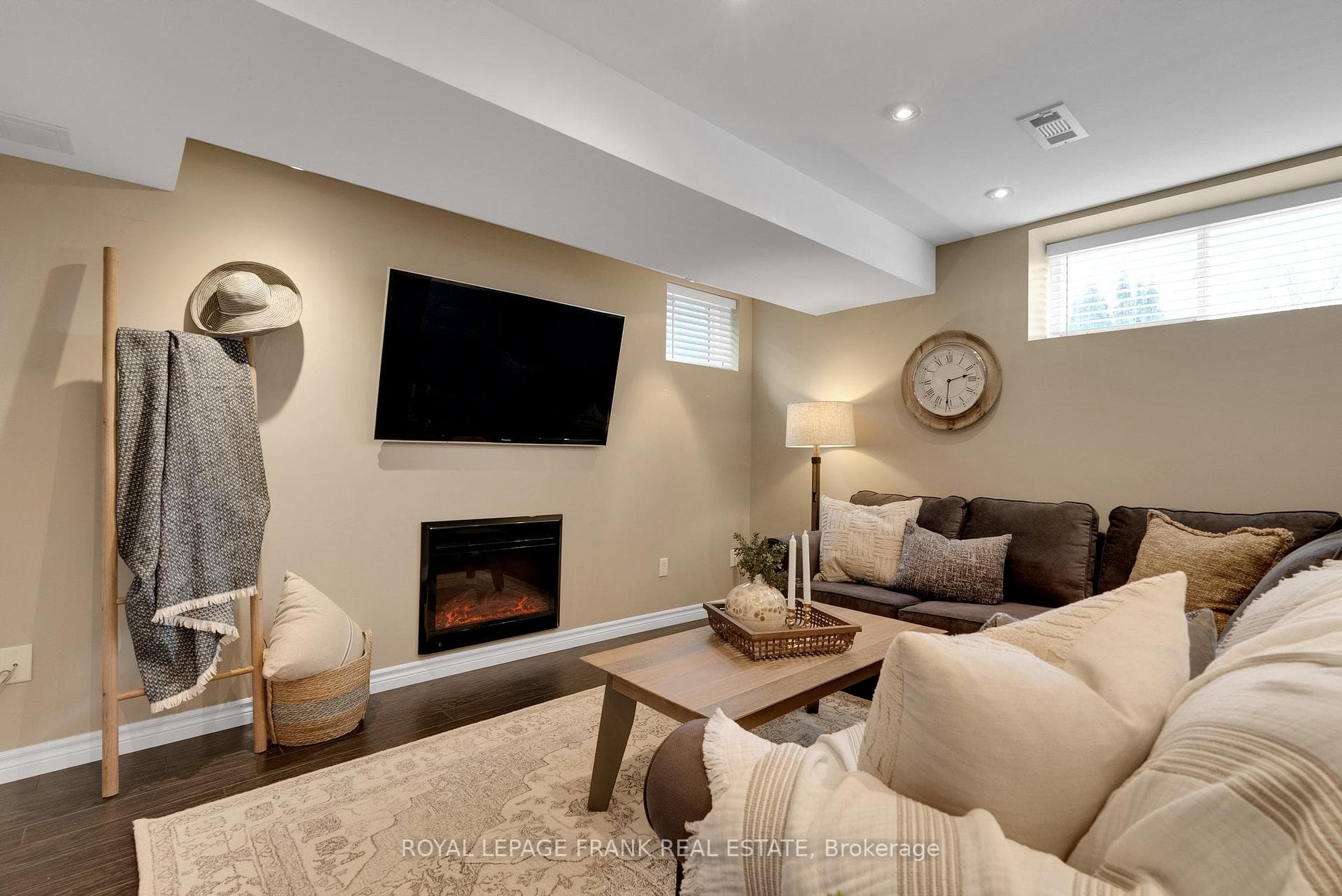 1 Endeavour Court photo 28
