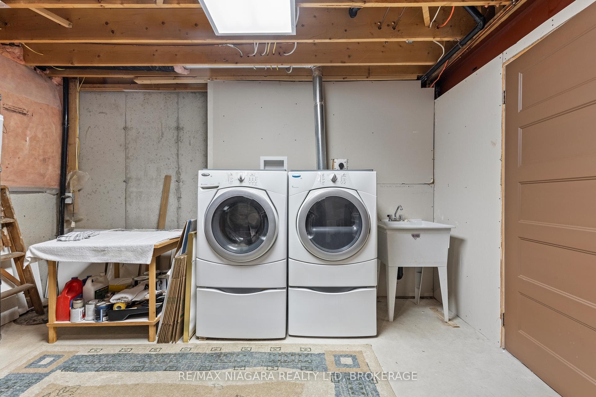 481 Victoria Street Unit 3 photo 35