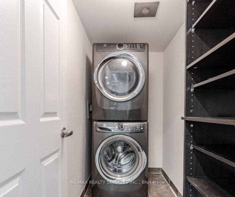 70 Baycliffe Crescent Unit 106 photo 40