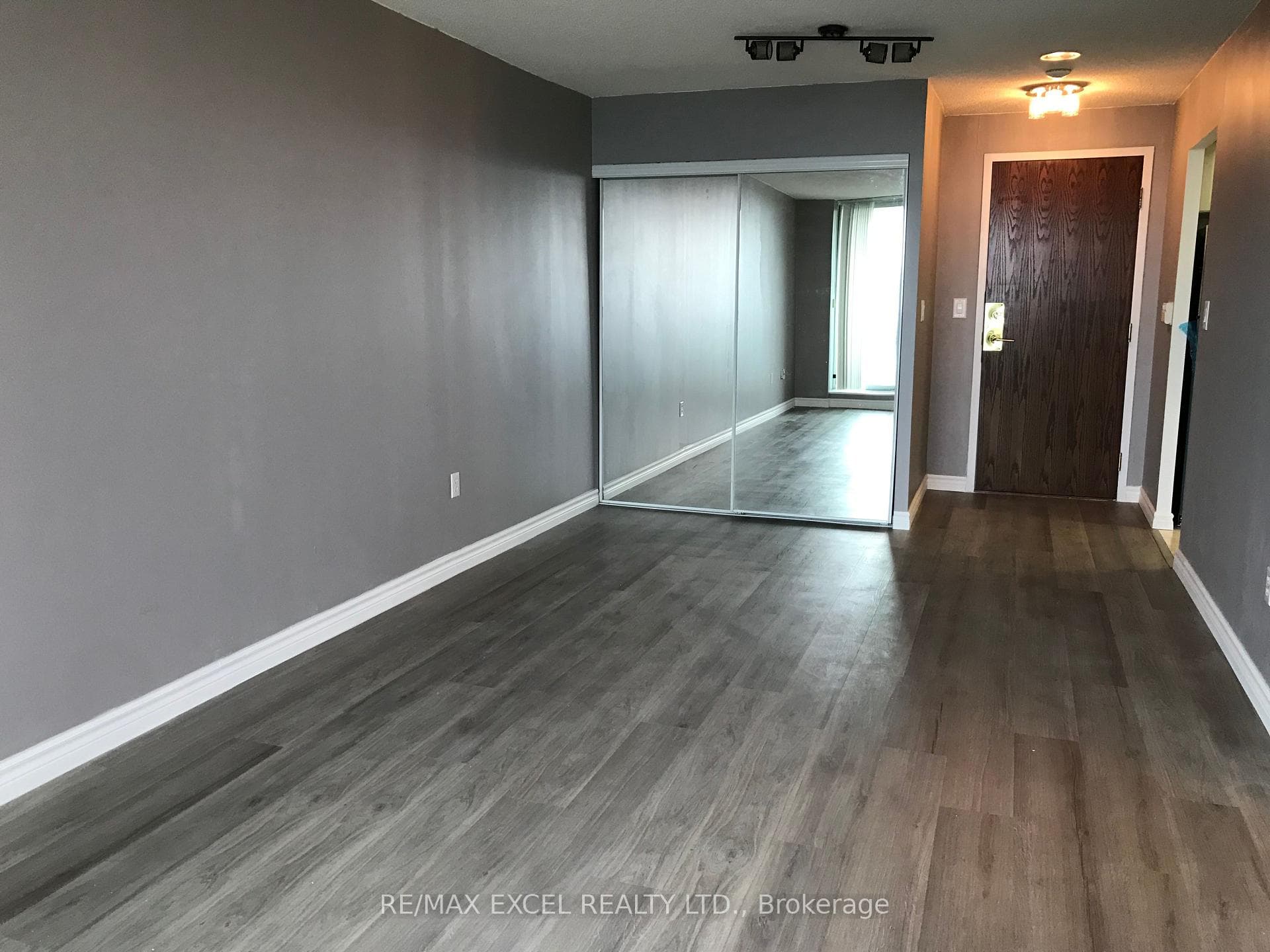 1 Pemberton Avenue Unit 2206 photo 4