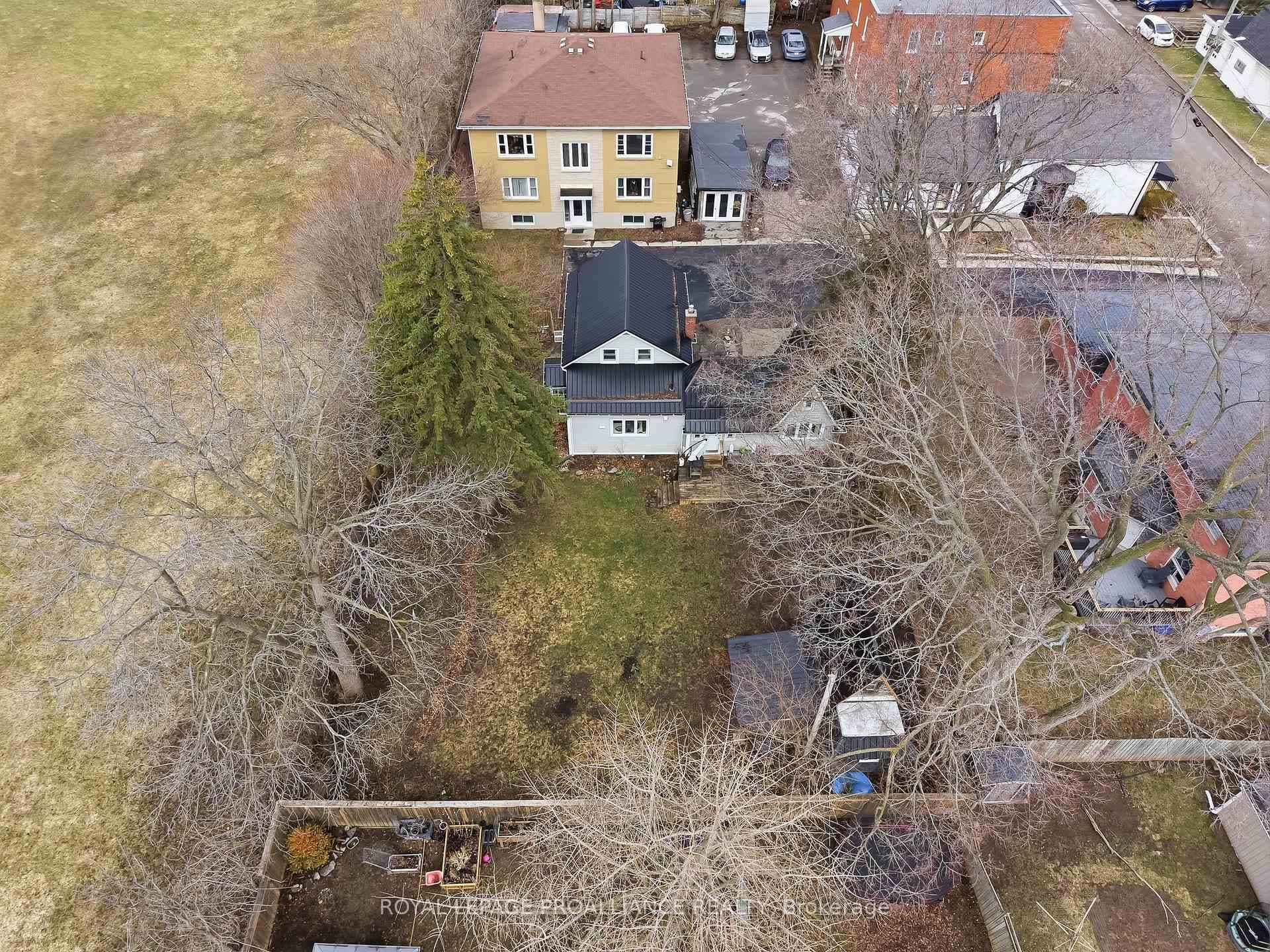 193 Henry Street photo 46
