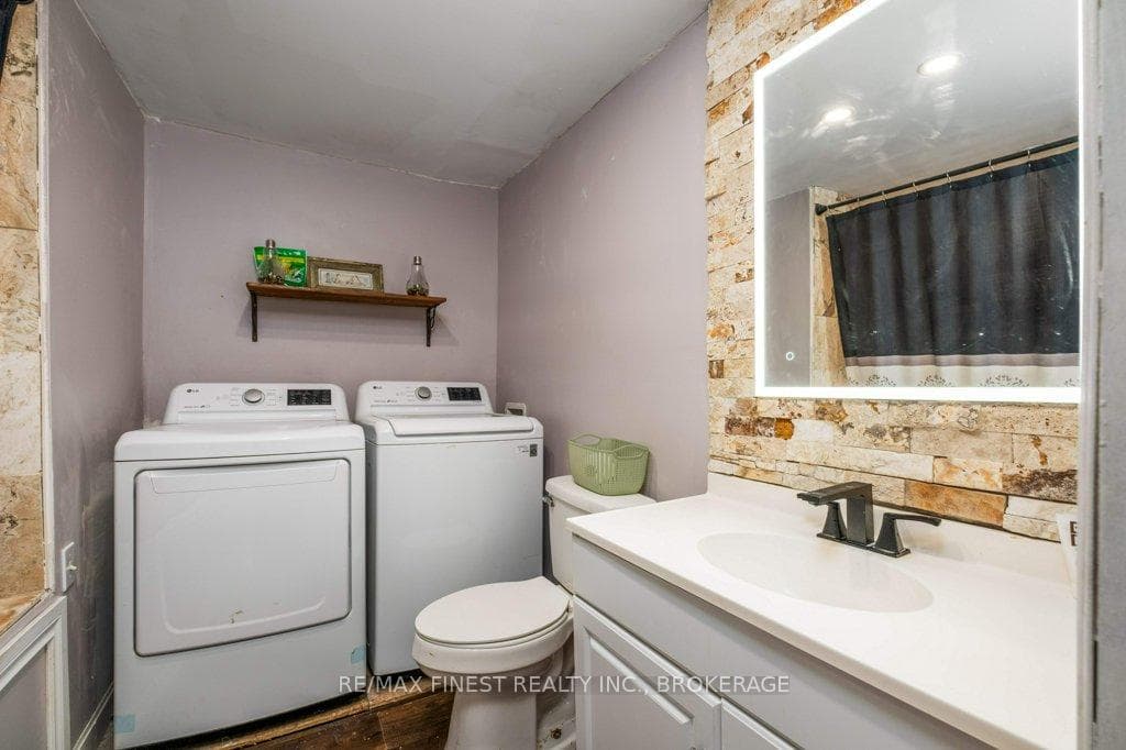 5633 Bath Road Unit 11 photo 19
