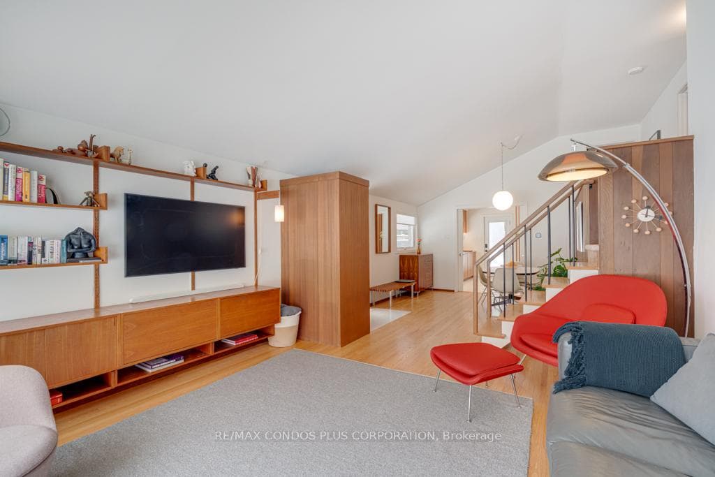 6 Munson Crescent photo 15